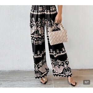 Black and Beige Folk Art Birds and Floral Wide Leg Pants Size Med NWOT